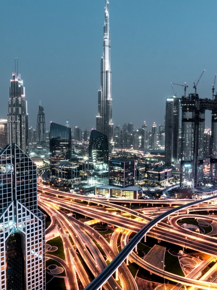 alex-azabache-IzzSAEvOzrM-unsplash-min